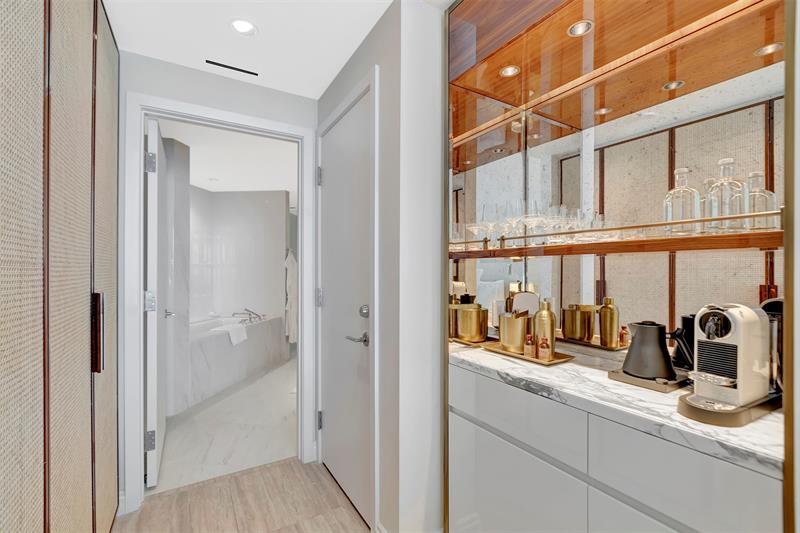 Image 50 of 54 For 525 Fort Lauderdale Beach Blvd  1705