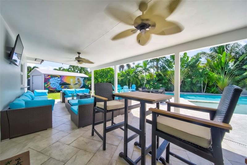 Image 18 of 36 For 250 27th Ct  