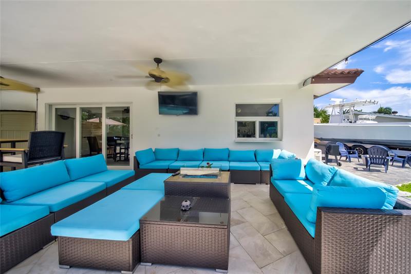 Image 19 of 36 For 250 27th Ct  