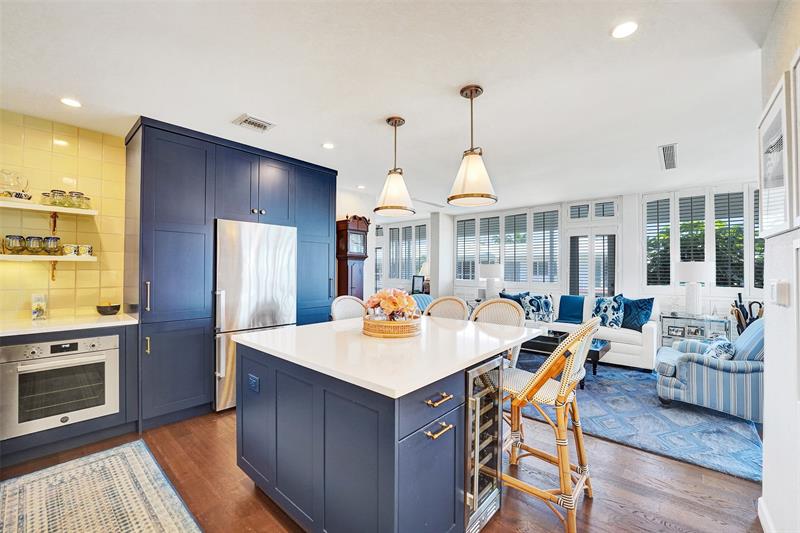 Image 11 of 40 For 1124 Seminole Dr  1 C&d