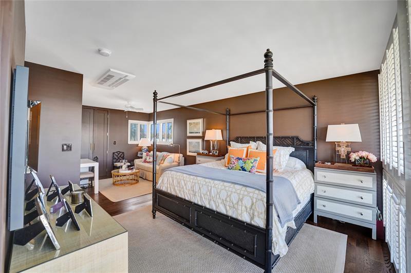 Image 15 of 40 For 1124 Seminole Dr  1 C&d