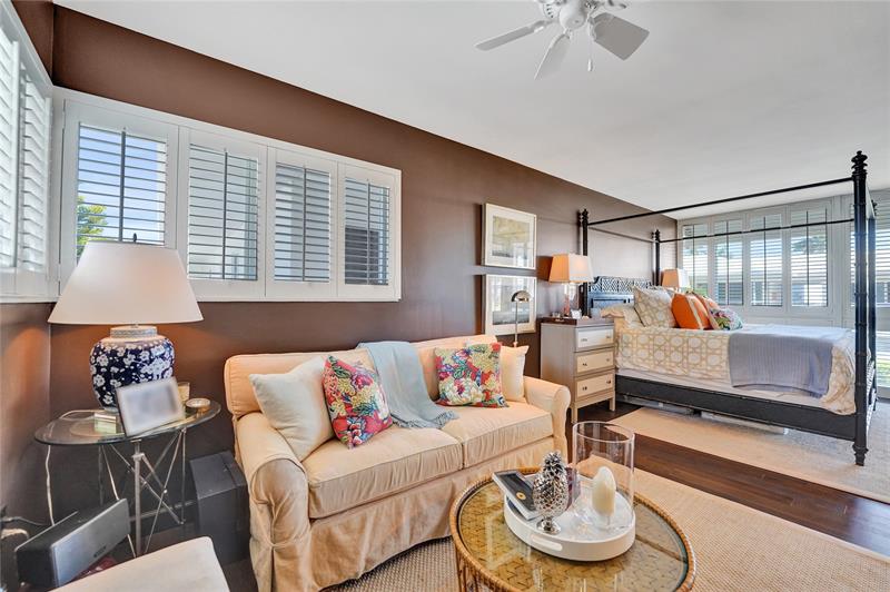 Image 19 of 40 For 1124 Seminole Dr  1 C&d