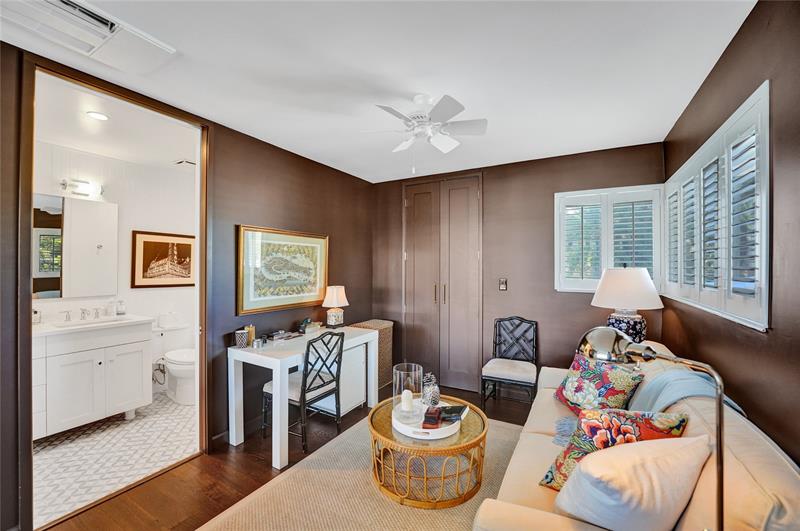 Image 20 of 40 For 1124 Seminole Dr  1 C&d