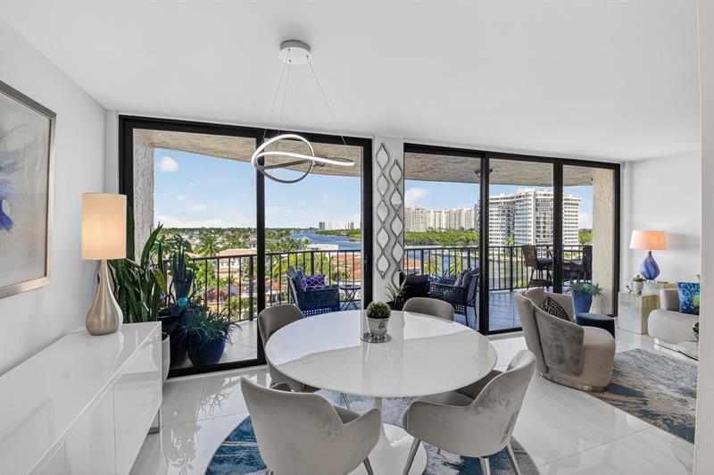 Image 11 of 45 For 899 Jeffery St  710