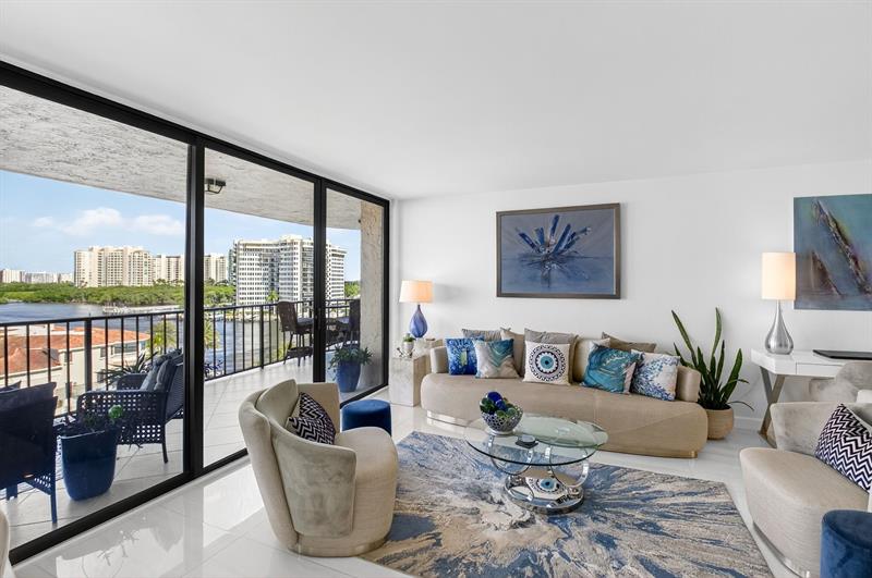 Image 13 of 45 For 899 Jeffery St  710