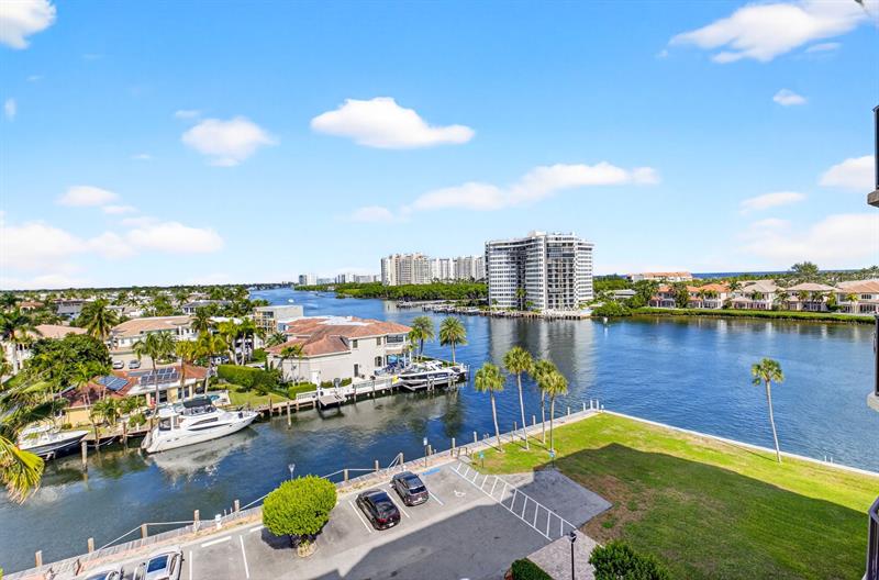 Image 22 of 45 For 899 Jeffery St  710