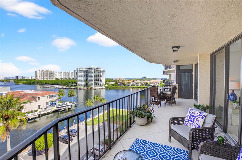 Image 24 of 45 For 899 Jeffery St  710