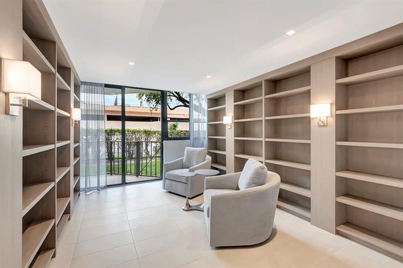 Image 38 of 45 For 899 Jeffery St  710