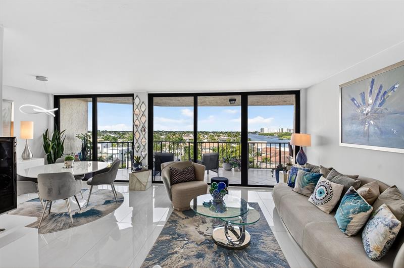 Image 8 of 45 For 899 Jeffery St  710