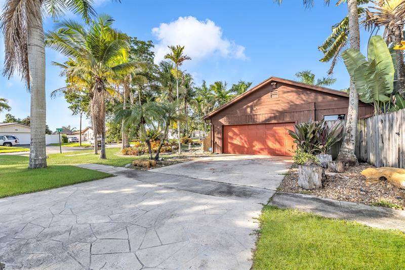 Image 10 of 42 For 980 70th Ave