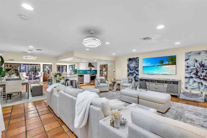 Image 12 of 42 For 980 70th Ave