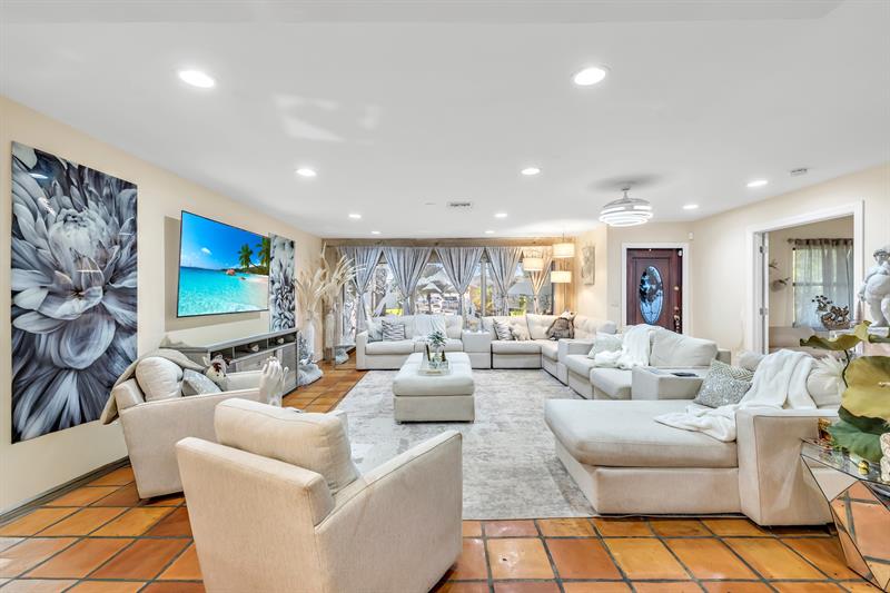 Image 15 of 42 For 980 70th Ave