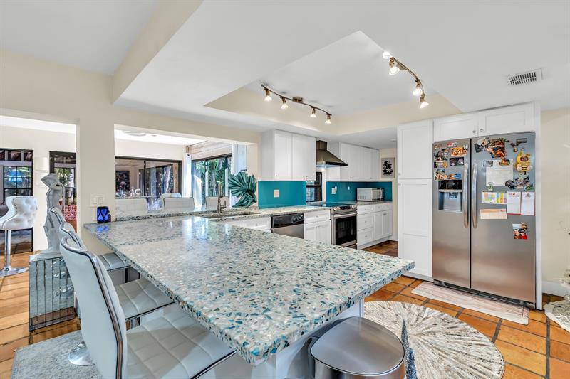 Image 16 of 42 For 980 70th Ave