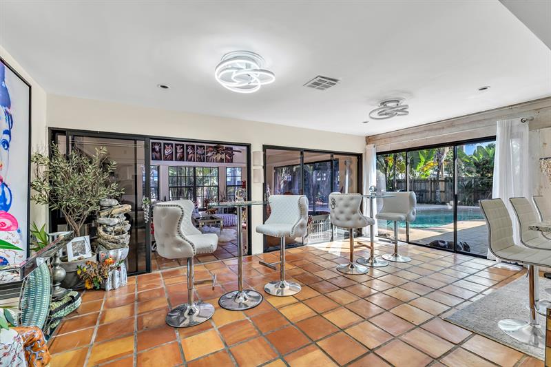 Image 21 of 42 For 980 70th Ave