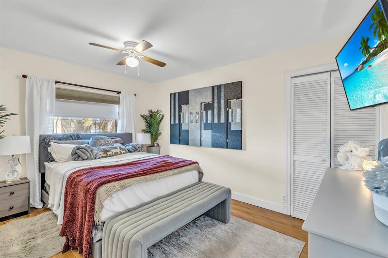 Image 27 of 42 For 980 70th Ave