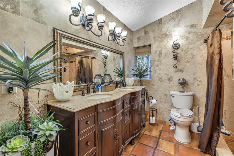 Image 34 of 42 For 980 70th Ave