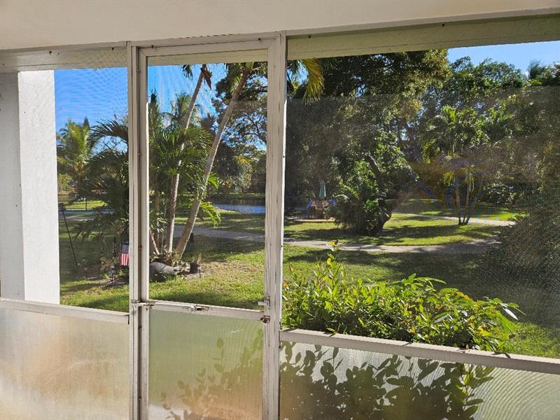 Image 3 of 36 For 777 2nd Ave  D123