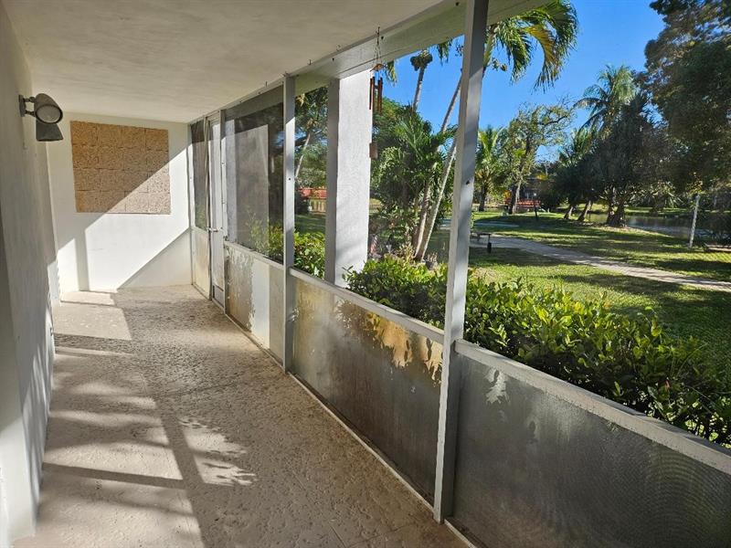 Image 4 of 36 For 777 2nd Ave  D123