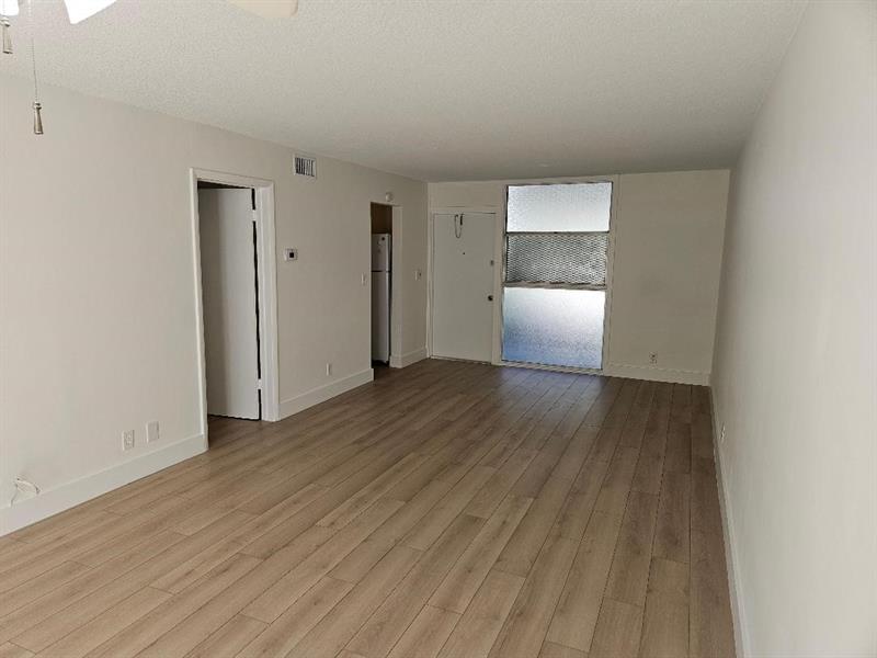 Image 5 of 36 For 777 2nd Ave  D123