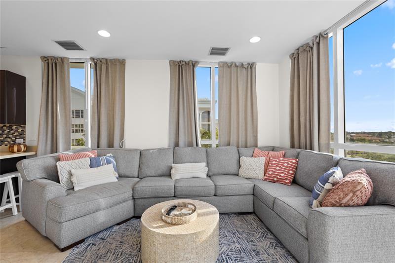 Image 8 of 34 For 120 19th Ave  404