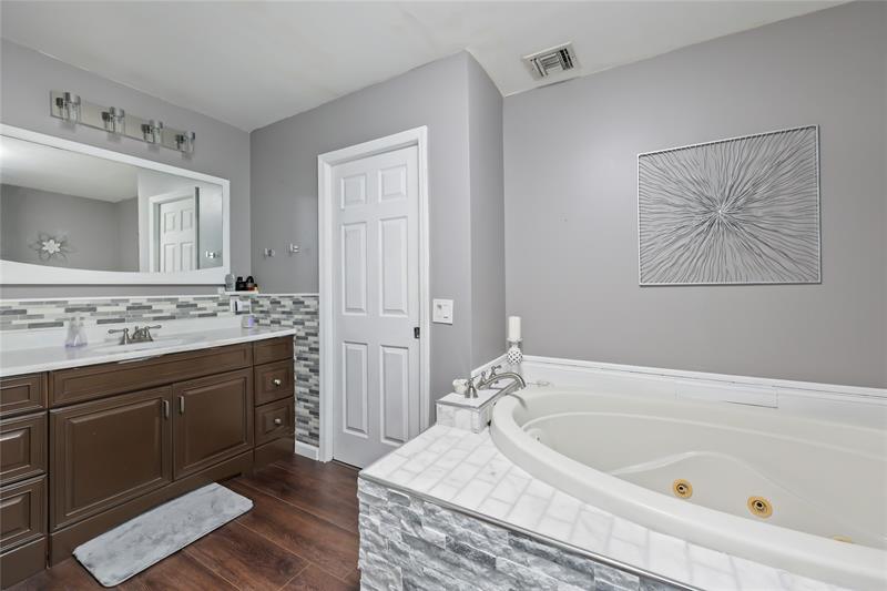 Image 25 of 36 For 7013 99th Way