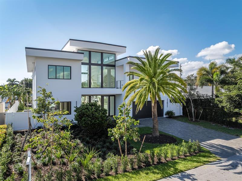 Image 3 of 45 For 2612 4th St  