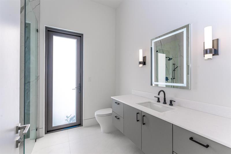 Image 32 of 45 For 2612 4th St  