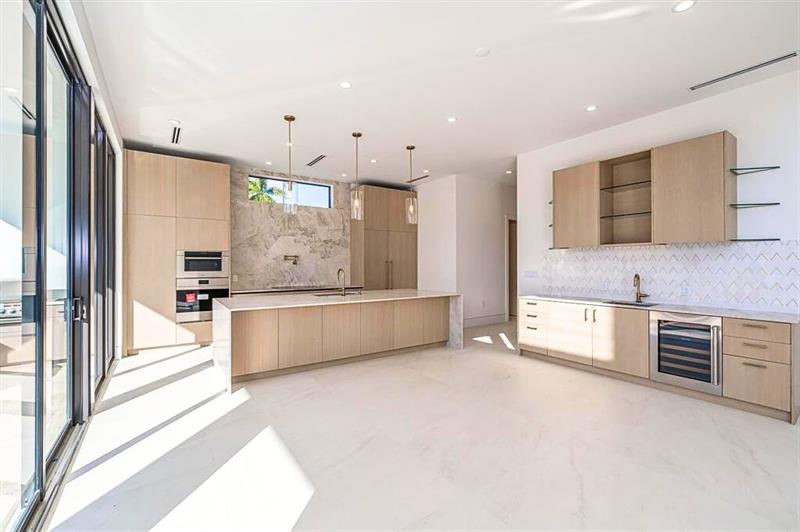 Image 9 of 45 For 2612 4th St  