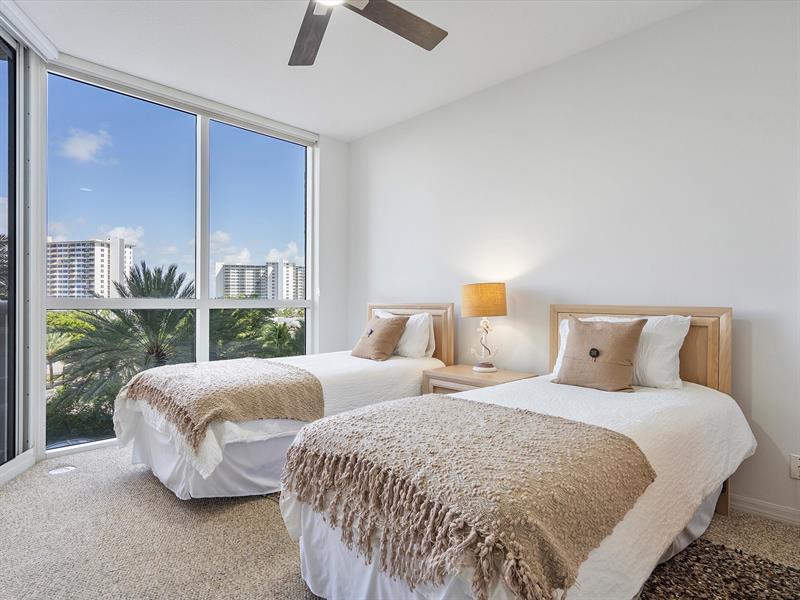 Image 21 of 25 For 3200 Ocean Blvd  504