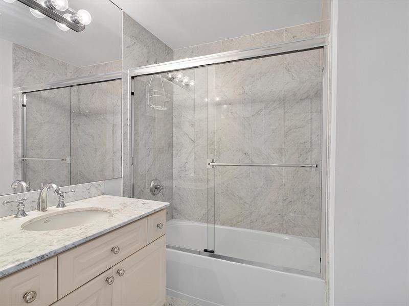 Image 23 of 25 For 3200 Ocean Blvd  504