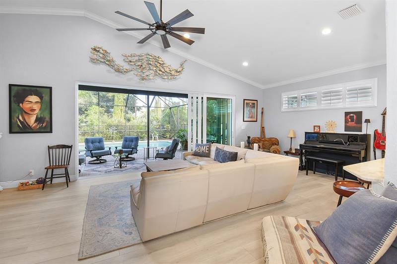 Image 10 of 70 For 6848 Twin Oaks Cir