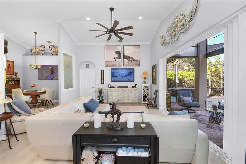 Image 13 of 70 For 6848 Twin Oaks Cir