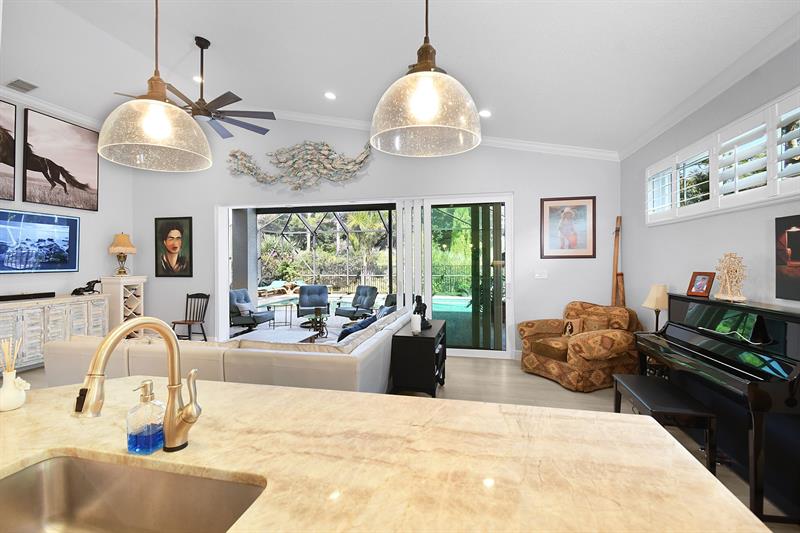 Image 19 of 70 For 6848 Twin Oaks Cir