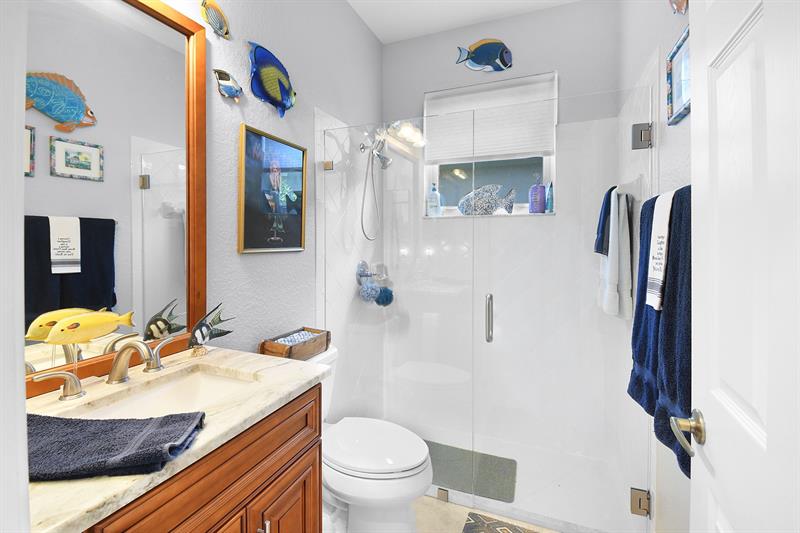 Image 30 of 70 For 6848 Twin Oaks Cir