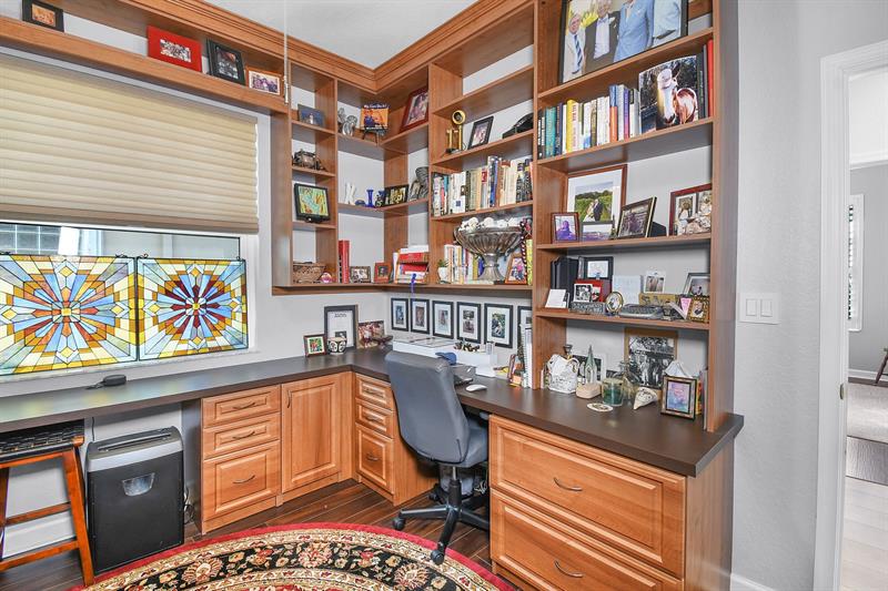 Image 32 of 70 For 6848 Twin Oaks Cir