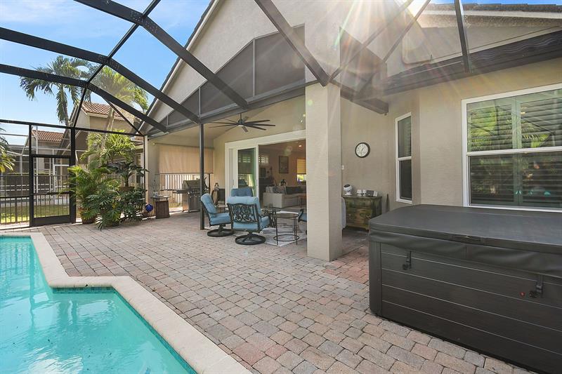 Image 41 of 70 For 6848 Twin Oaks Cir