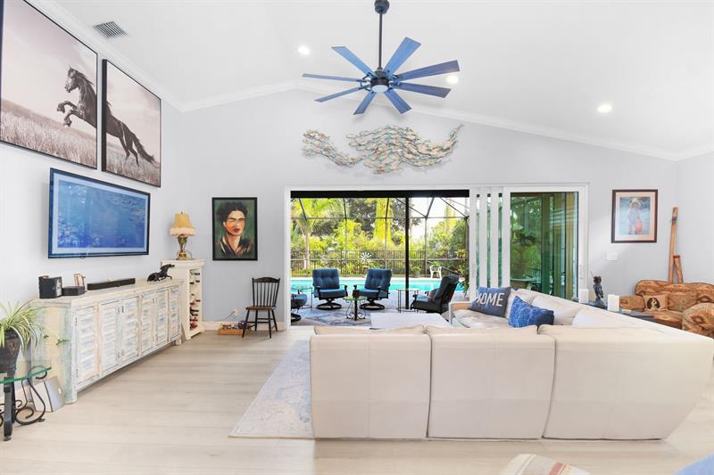 Image 8 of 70 For 6848 Twin Oaks Cir