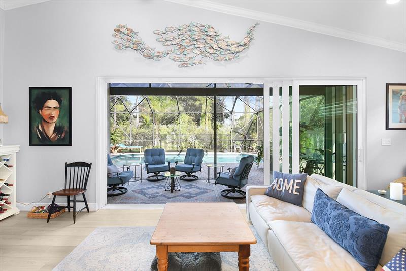 Image 9 of 70 For 6848 Twin Oaks Cir