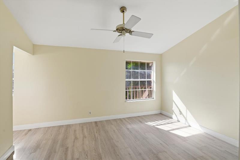 Image 19 of 37 For 10856 Cypress Glen Dr  10856