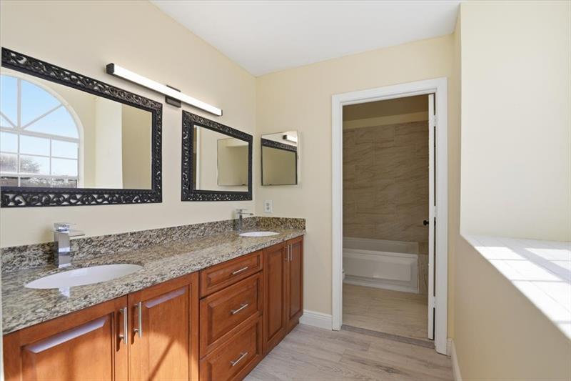 Image 21 of 37 For 10856 Cypress Glen Dr  10856