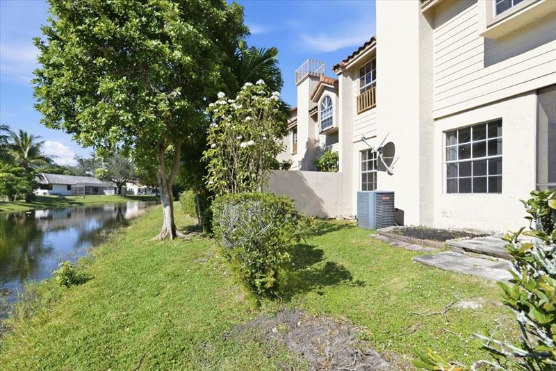 Image 30 of 37 For 10856 Cypress Glen Dr  10856