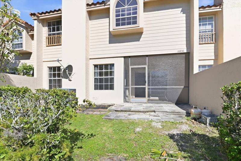 Image 31 of 37 For 10856 Cypress Glen Dr  10856