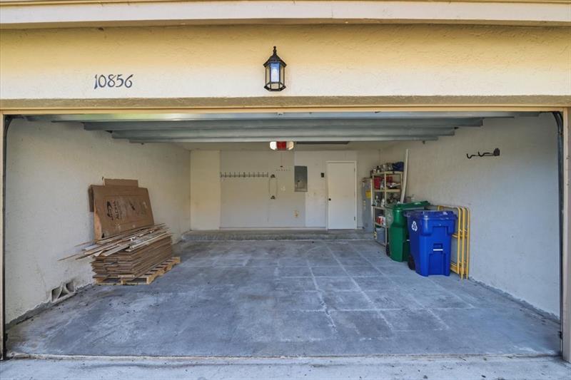 Image 33 of 37 For 10856 Cypress Glen Dr  10856