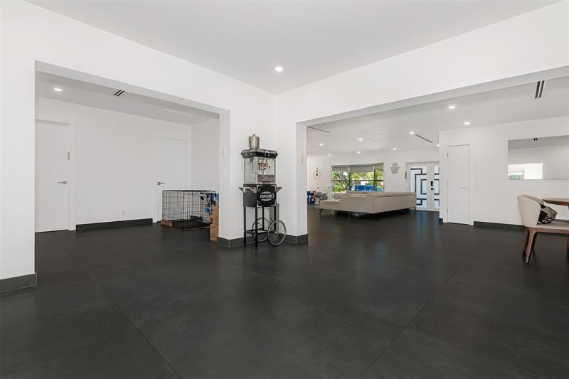 Image 21 of 33 For 5300 Garfield St