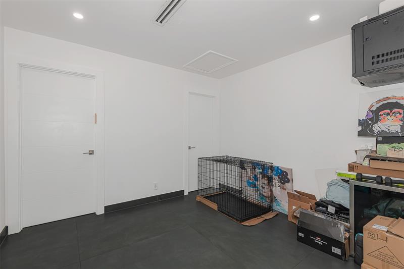 Image 22 of 33 For 5300 Garfield St