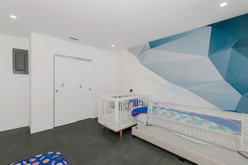 Image 3 of 33 For 5300 Garfield St