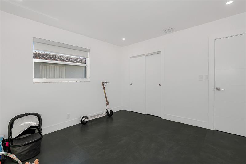 Image 6 of 33 For 5300 Garfield St