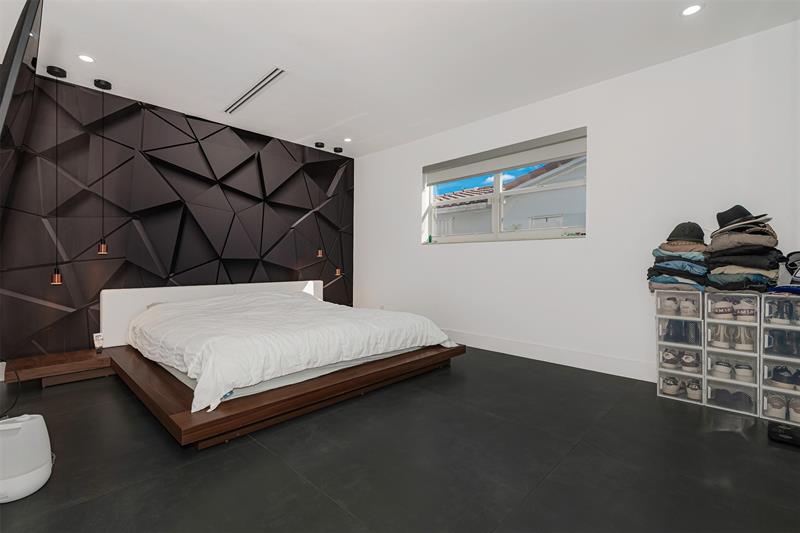 Image 7 of 33 For 5300 Garfield St