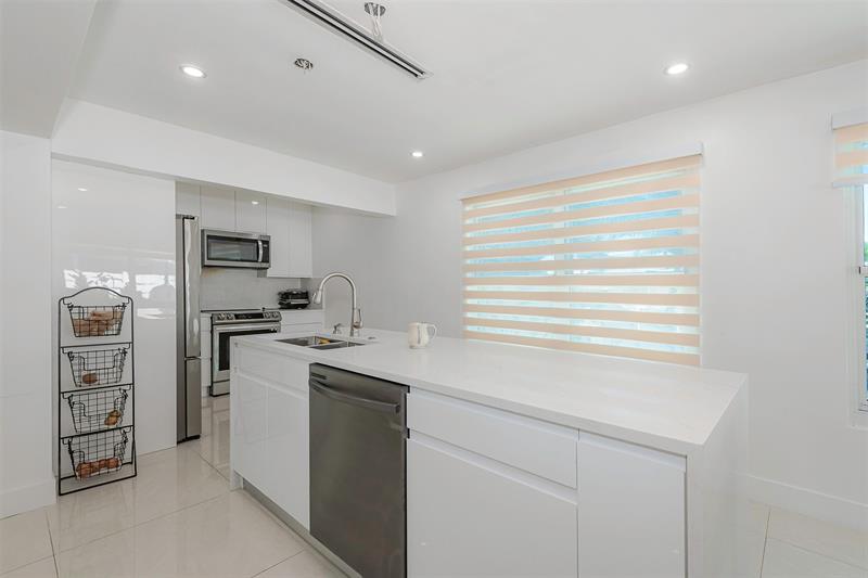 Image 12 of 29 For 825 Argonaut Isle