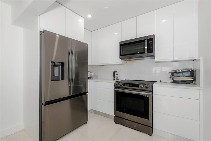 Image 14 of 29 For 825 Argonaut Isle